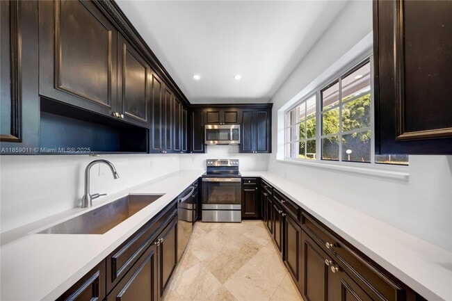 property at 1700 N Treasure Dr