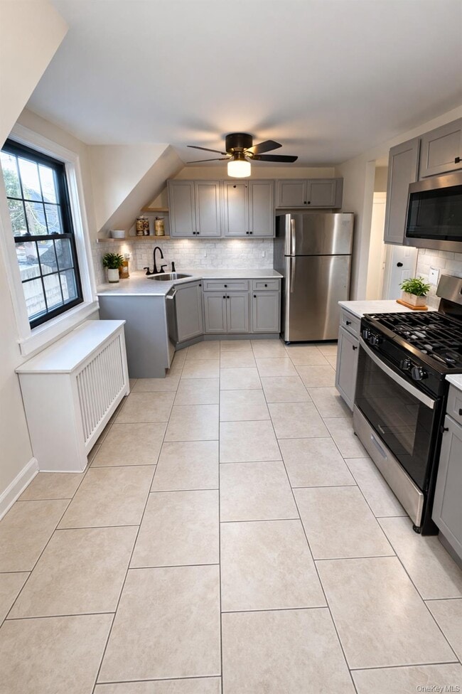 41 S Central Ave in Hempstead, NY - Building Photo - Building Photo