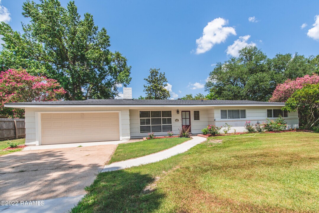 232 Roselawn Blvd in Lafayette, LA - Building Photo