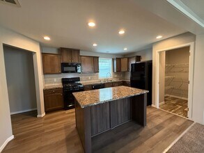 71676 Heather Ct in Romeo, MI - Building Photo - Building Photo