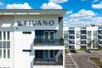 Livano Grand National in Orlando, FL - Foto de edificio - Building Photo
