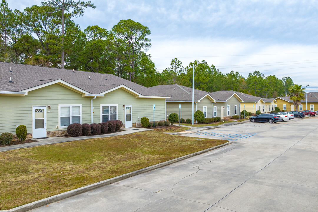 Coastal Breeze Villas in Gulfport, MS - Foto de edificio