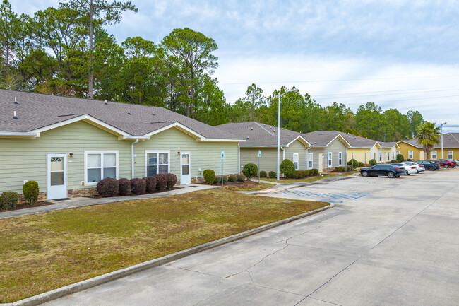 Coastal Breeze Villas in Gulfport, MS - Foto de edificio - Building Photo