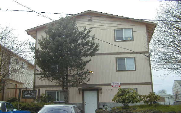 Midvale Apartments in Seattle, WA - Building Photo - Building Photo