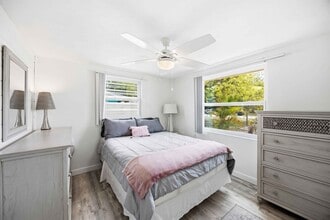 370 E Fray St in Englewood, FL - Building Photo - Building Photo