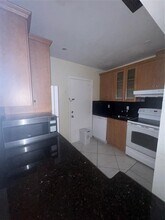 2220 NE 68th St in Fort Lauderdale, FL - Building Photo - Building Photo