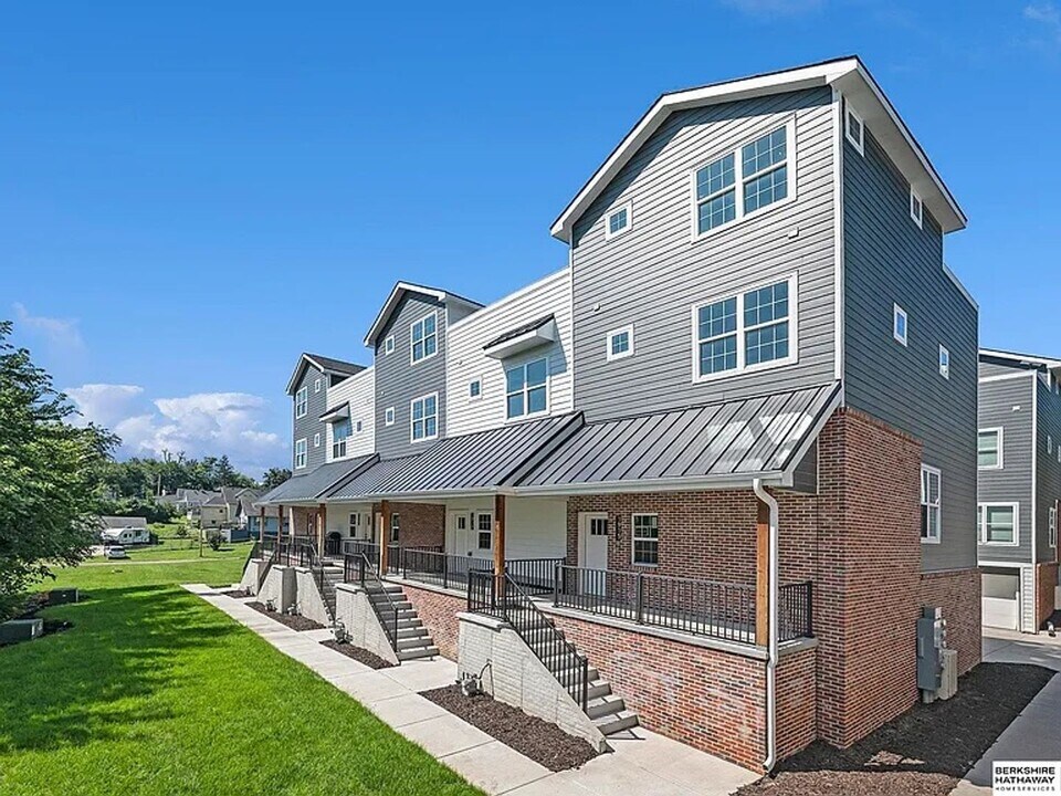 1917 Dahlman Rows Plz in Omaha, NE - Building Photo