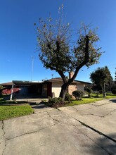 3725 Floyd Ave in Modesto, CA - Building Photo - Building Photo