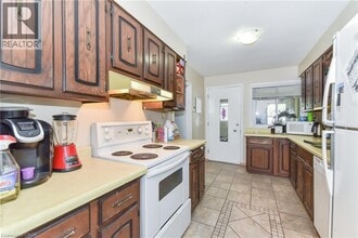 166 Elgin Crescent in Waterloo, ON - Building Photo - Building Photo
