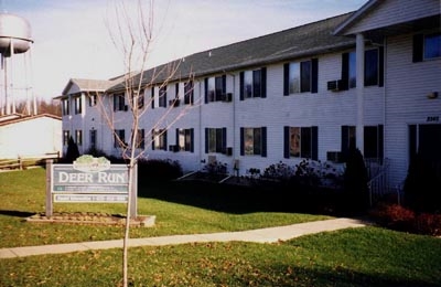 Deer Run in Portage, WI - Foto de edificio