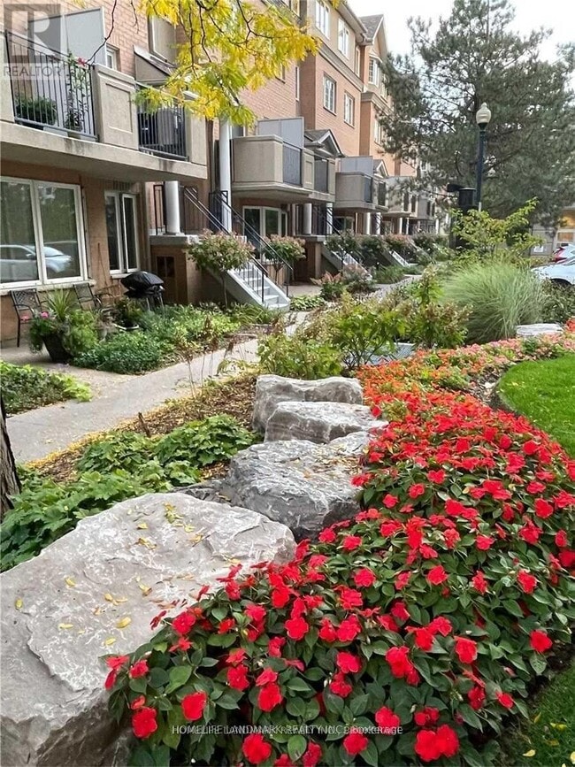 property at 28 Sommerset Way