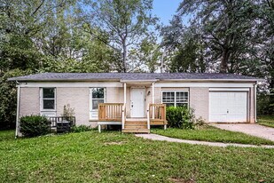 6608 Dorian Dr in Union City, GA - Building Photo