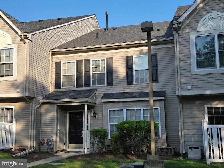 1302 Black Walnut Dr in Phoenixville, PA - Building Photo