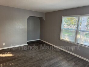 5117 E The Toledo in Long Beach, CA - Building Photo - Building Photo