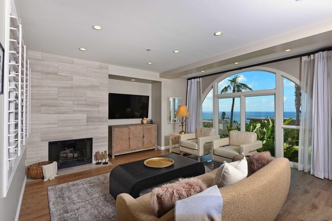 property at 5430 La Jolla Blvd