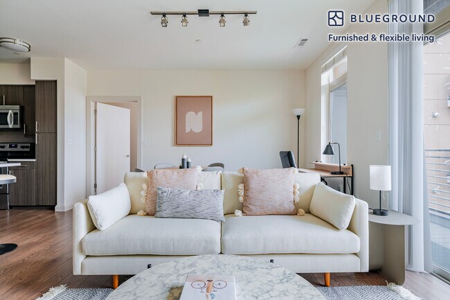 36 River St, Unit FL3-ID1215 in Waltham, MA - Foto de edificio - Building Photo