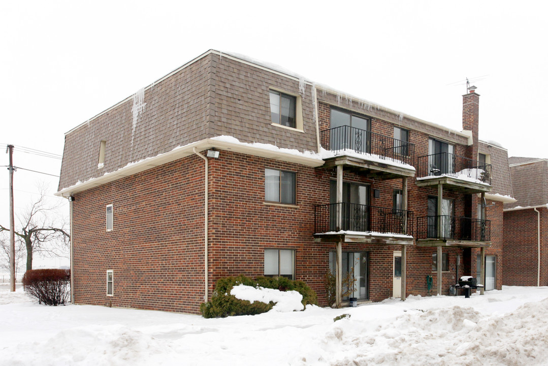 Long Valley in Palatine, IL - Building Photo