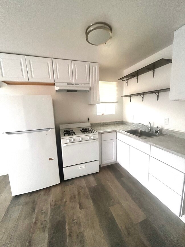 105 N Curry St in Tehachapi, CA - Building Photo - Building Photo