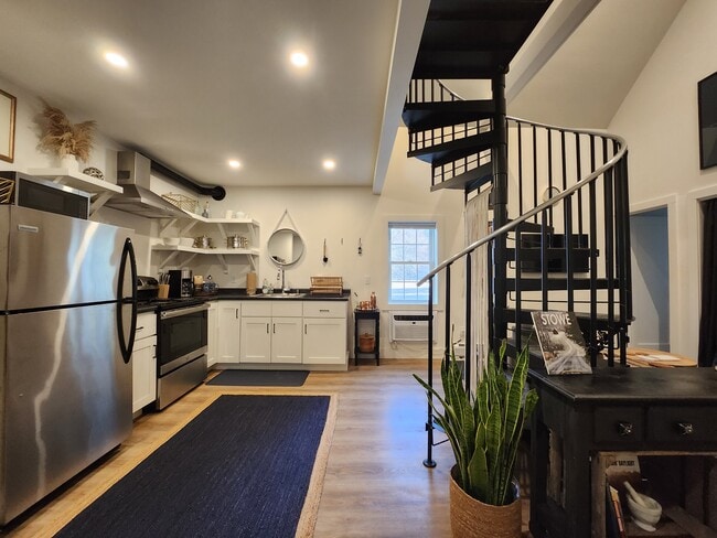 property at 1457 Mountain Rd