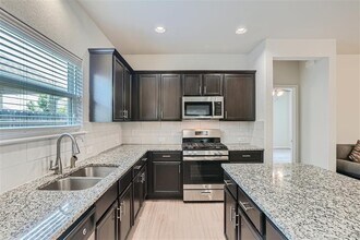 821 Durness Dr in Pflugerville, TX - Building Photo - Building Photo