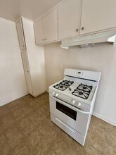 21827 Lanark St in Los Angeles, CA - Building Photo - Building Photo