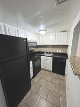 2537 N Alafaya Trail in Orlando, FL - Building Photo - Building Photo