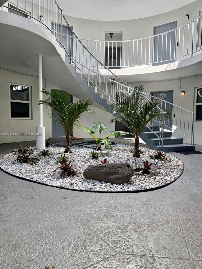 2101 NE 51st St in Fort Lauderdale, FL - Foto de edificio - Building Photo