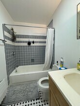 835 Beacon St, Unit 5E in Boston, MA - Building Photo - Building Photo