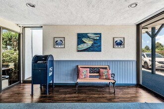 135 Scranton Ave in Falmouth, MA - Building Photo - Building Photo