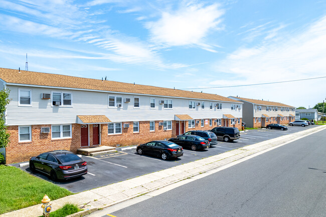 Lagoon Living in Atlantic City, NJ - Foto de edificio - Building Photo