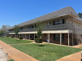 Willow Apts, 929 Brazos, Graham, TX 76450 Apartments