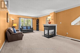 2561 Gill Crescent in Oakville, ON - Building Photo - Building Photo