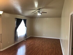 1919 N Sego Lilly Dr in Saratoga Springs, UT - Building Photo - Building Photo