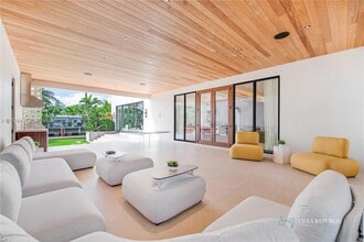 1200 NE 87th St in Miami, FL - Building Photo - Building Photo