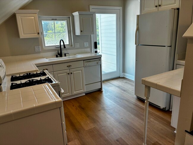 649 Crest Dr, Unit Guest House
