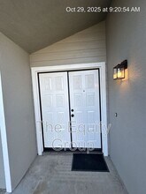 951 Orangewood Ct in Lemoore, CA - Building Photo - Building Photo
