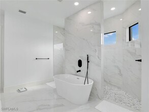 2506 SW 24th Ct in Cape Coral, FL - Building Photo - Building Photo