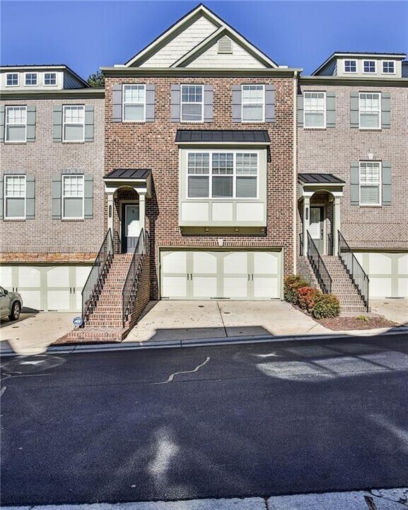1934 Cobblestone Cir NE in Atlanta, GA - Building Photo