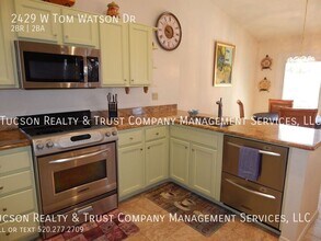 2429 W Tom Watson Dr in Tucson, AZ - Building Photo - Building Photo