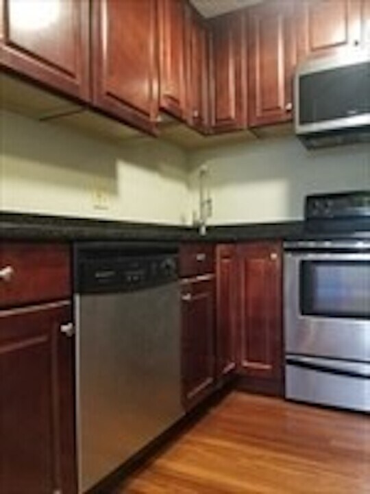 230 Willard St, Unit 210 in Quincy, MA - Building Photo