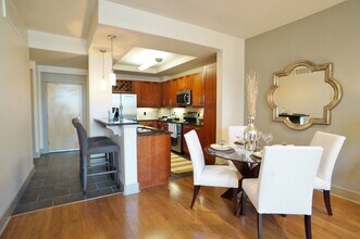 Current in San Diego, CA - Foto de edificio - Building Photo