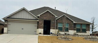 8404 Radiant St in Garland, TX - Building Photo