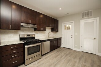 1005 Crain St in Evanston, IL - Foto de edificio - Building Photo