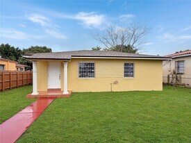 111 SW 67th Ct in Miami, FL - Building Photo