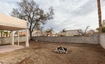 8249 Hydra Ln in Las Vegas, NV - Building Photo - Building Photo