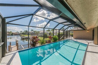 219 Copperfield Ct in Marco Island, FL - Foto de edificio - Building Photo