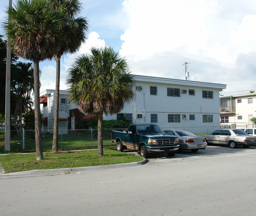 Unwind in Comfort: 1 & 2- Bedroom Apartmen... in North Miami Beach, FL - Building Photo