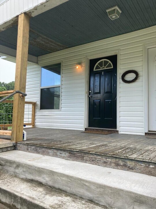 327 Hogan Cir, Unit D in Rossville, GA - Foto de edificio