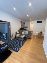 5491 Av. Victoria in Montréal, QC - Building Photo - Building Photo