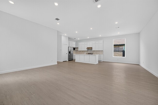 property at 27423 Sunterra Village Dr